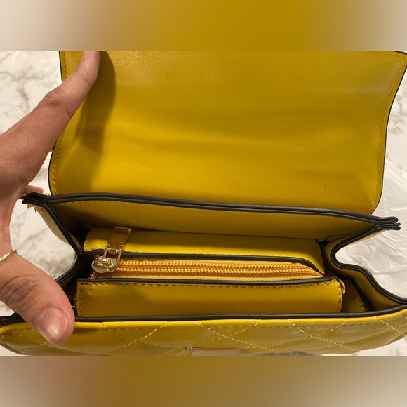 💛TODAY***$15***Designer vegan leather quilted crossbody bag was $48 - Picture 5 of 7